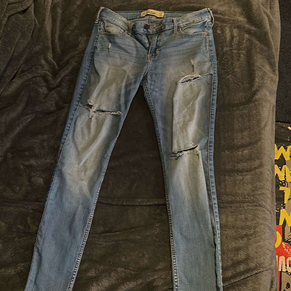 HOLLISTER ripped cute jeans